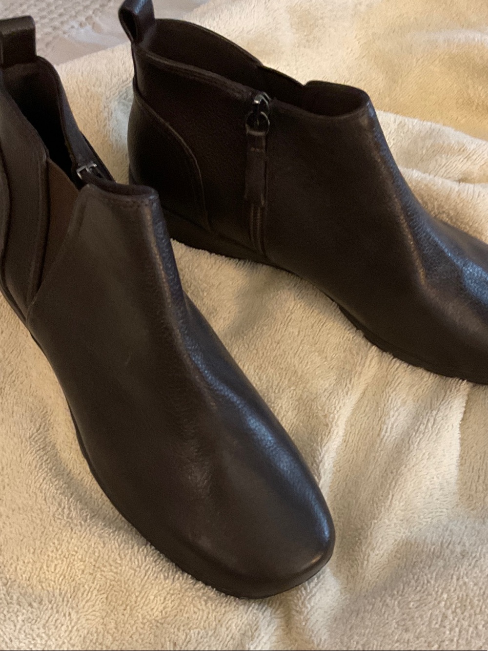 Easy Spirit Dark Brown Leather Women's Ankle Booties with Side Zip